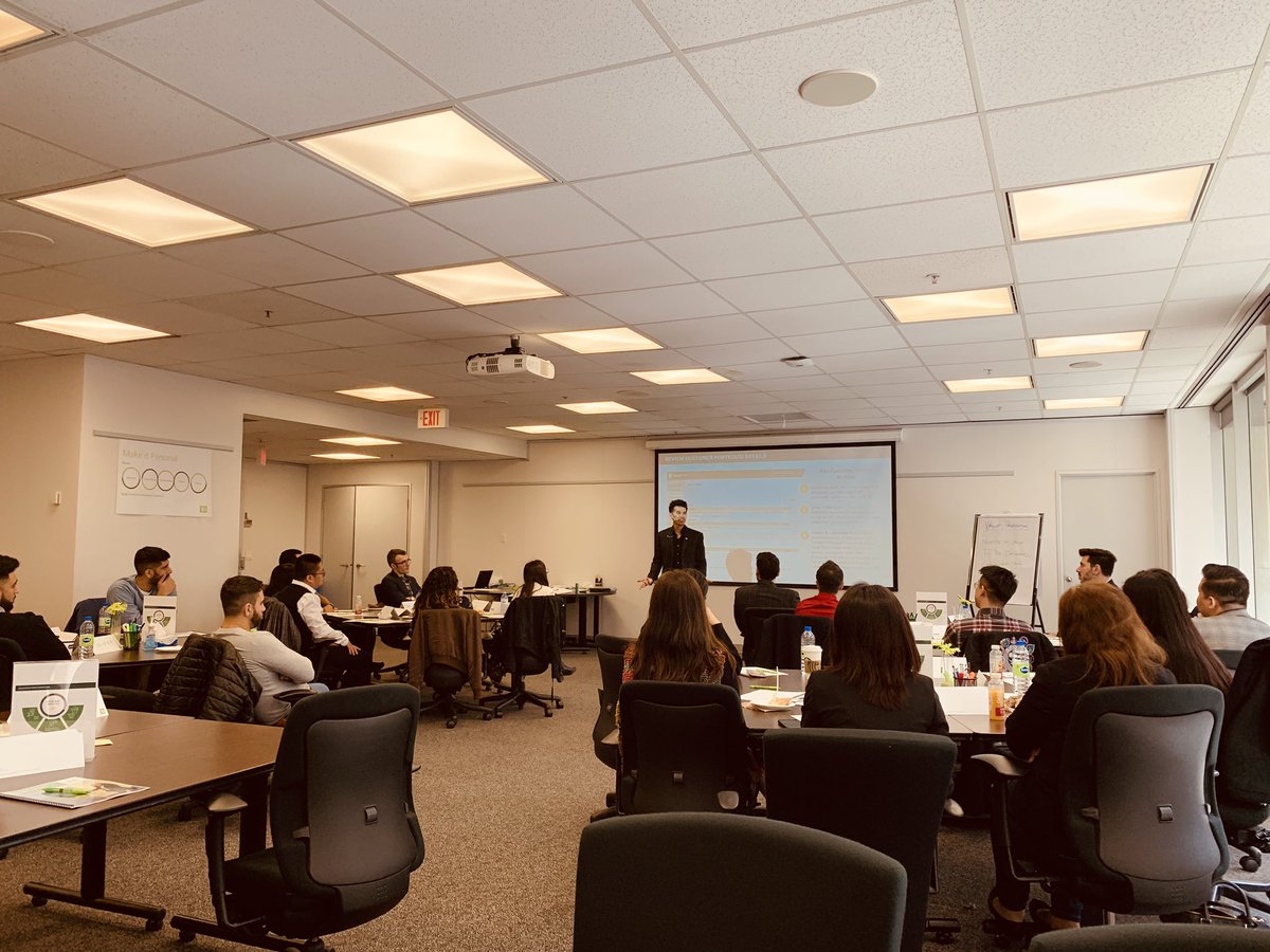 2021Uve's tweet photo. Warren is motivating this team to explore ways we can #ElevateAdvice to be #FutureReady @GardnerChris2
@mcgrej3 @AIacobelli_TD @Blue_Capri5 @ChrisStamper_TD
@FinucciDiana https://t.co/hhBf87y948