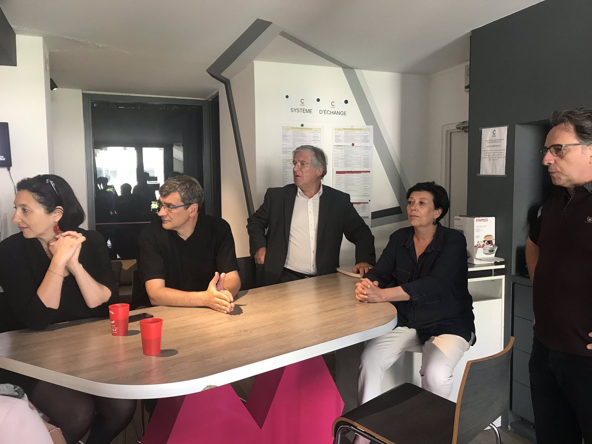 Crealead_scop's tweet photo. Aujourd’hui, Crealead a eu le plaisir d’accueillir @les_scop, Jacques Landriot, @FatimaBellaredj et de leur faire visiter les locaux de la #coopérative ! https://t.co/8X2egY9JGz