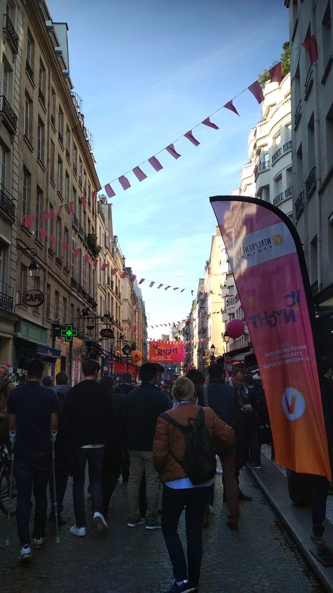XAngeVC's tweet photo. #VCNight
Hier soir avait lieu le coup d'envoi de la @VivaTech 2019 rue #Montorgueil !
Rencontres, #tips entre #startups & #investisseurs dans un beau cadre, merci à Monsieur M et la team #VivaTech pour l'organisation & l'accueil 🚀 https://t.co/mzT2zP9Q3J
