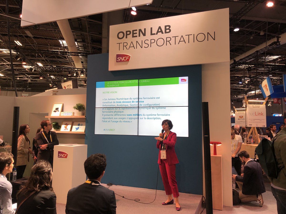 ArtimonConseil's tweet photo. [En direct de #VivaTech] – Spéciale dédicace à un autre de nos clients historiques @SNCF, qui présente son concept de « jumeau numérique »
#VivaSNCF #numérique #Transport #Innovation #Mobilité #DigitalSNCF https://t.co/4zxMynnlPE