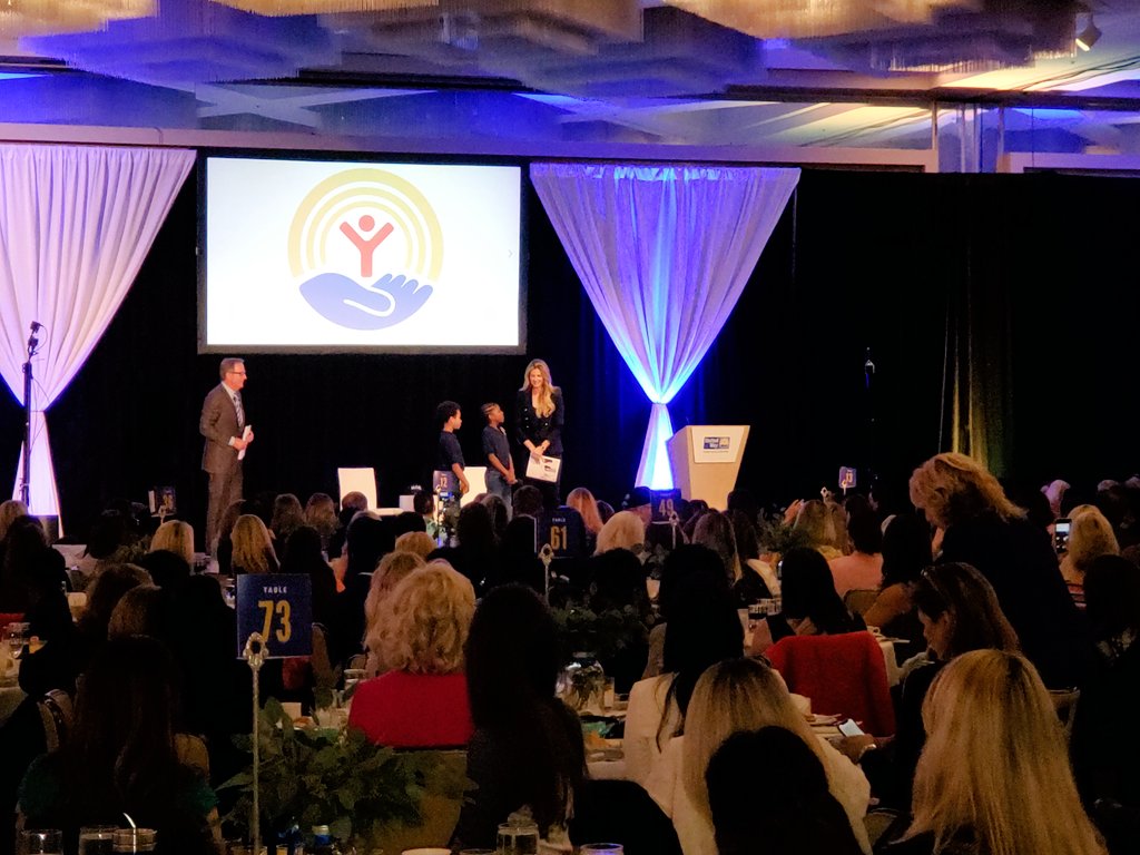 Kevin_Garrity88's tweet photo. Incredible turnout at @unitedwayoc WPF Breakfast!!  @ErinAndrews taking the stage with @SteveChurm for Q &amp; A with oc community.  #doingmore4oc #united4oc https://t.co/Y1PfmxVkdm