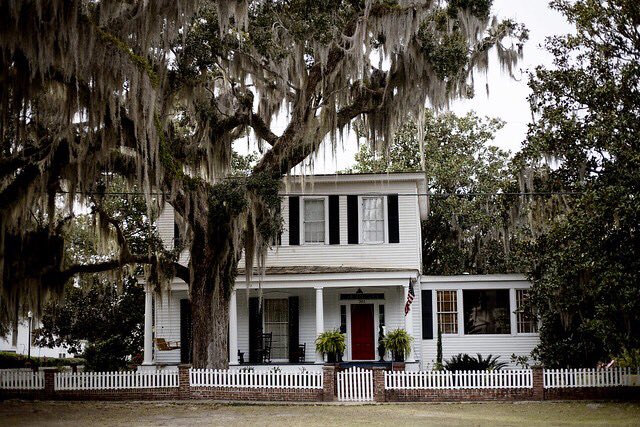 SelectGeorgia's tweet photo. This #CoastalGeorgia town boasts a little bit of state history and a whole lot of #Southern pride.

Stay tuned for a story on our blog about this rediscovered gem! #DarienGA https://t.co/66qNZhN7Vi