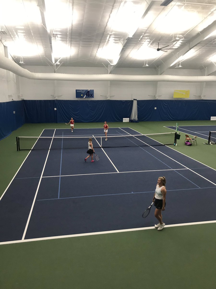 Erin just aced her serve! 2 doubles is currently winning with a score of 4-1