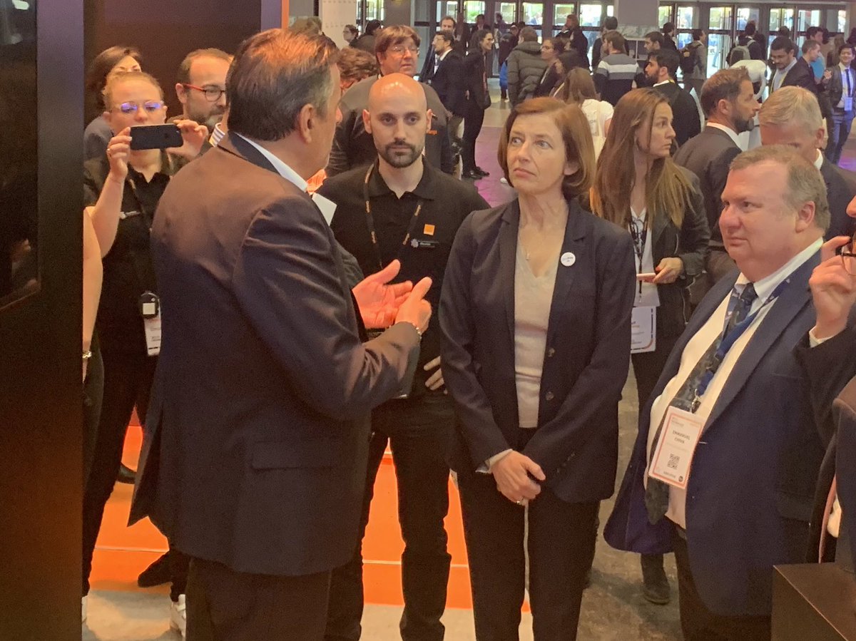 MthRolland's tweet photo. .@orange accueille notre ministre des Armées @florence_parly sur son stand à #vivatech.
Orange met la #securite au cœur de ses #innovations et ses opérations avec ses 1600 experts @OrangeCyberdef https://t.co/iBD8fETDhA