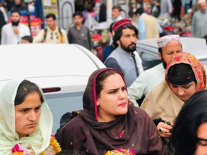 SeemaKh00228207's tweet image. #StopThreateningSannaEjaz
#DownWithCapitalism 
#DownWithStateRepression