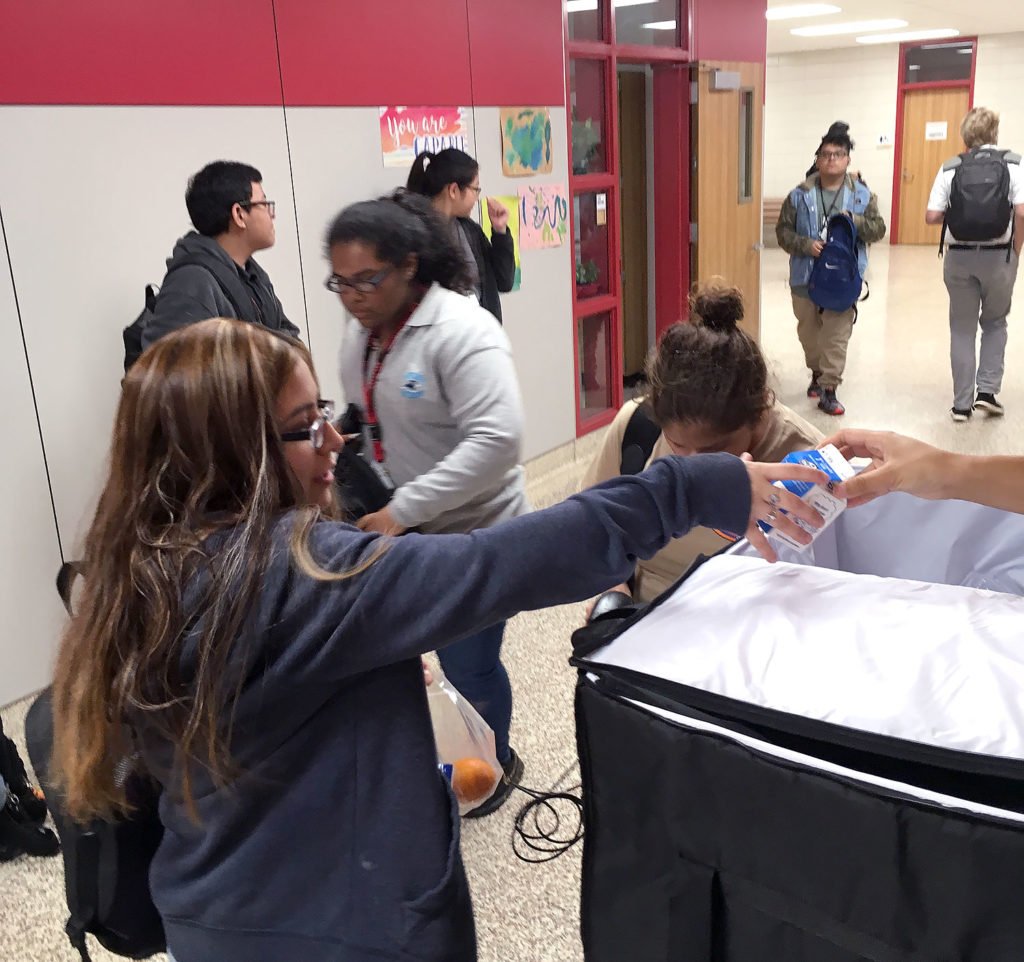 .<a href="/AldineISD/">Aldine ISD</a> launches a new program to increase #SchoolBreakfast participation in high school campuses. #SchoolMeals - bit.ly/2JmGbSJ
