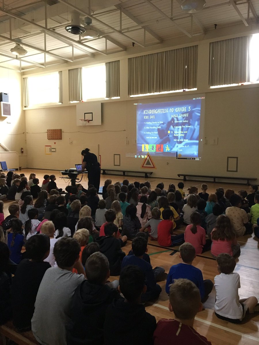lordnelsonelem's tweet photo. VPD talking to Lord Nelson students about Pedestrian Safety - Thanks Constable Purewal!!! @LordNelsonPAC @VSB39 https://t.co/F59w7YJ7lC