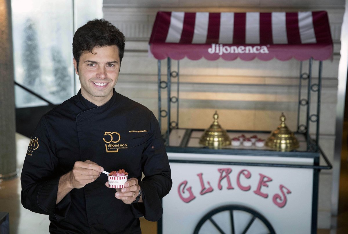 Hoy hemos saboreado con la prensa el nuevo helado conmemorativo de #pastelRedVelvet, creado por <a href="/NathanMChef5/">Nathan MasterChef 5</a>, finalista de <a href="/MasterChef_es/">MasterChef</a> 5, para el 50º aniversario de <a href="/La_Jijonenca/">Jijonenca</a> en la terraza del Claris Hotel &amp; Spa Barcelona de <a href="/Derby_Hotels/">Derby Hotels Collection</a>.