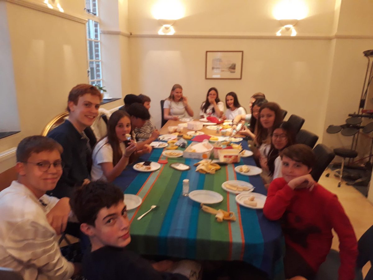 Urgent delivery of the key ingredient for the <a href="/TeddiesCowells/">Cowell's House</a>/<a href="/TeddiesCorfe/">Corfe House</a> Shell banana split party. @TeddiesOxford