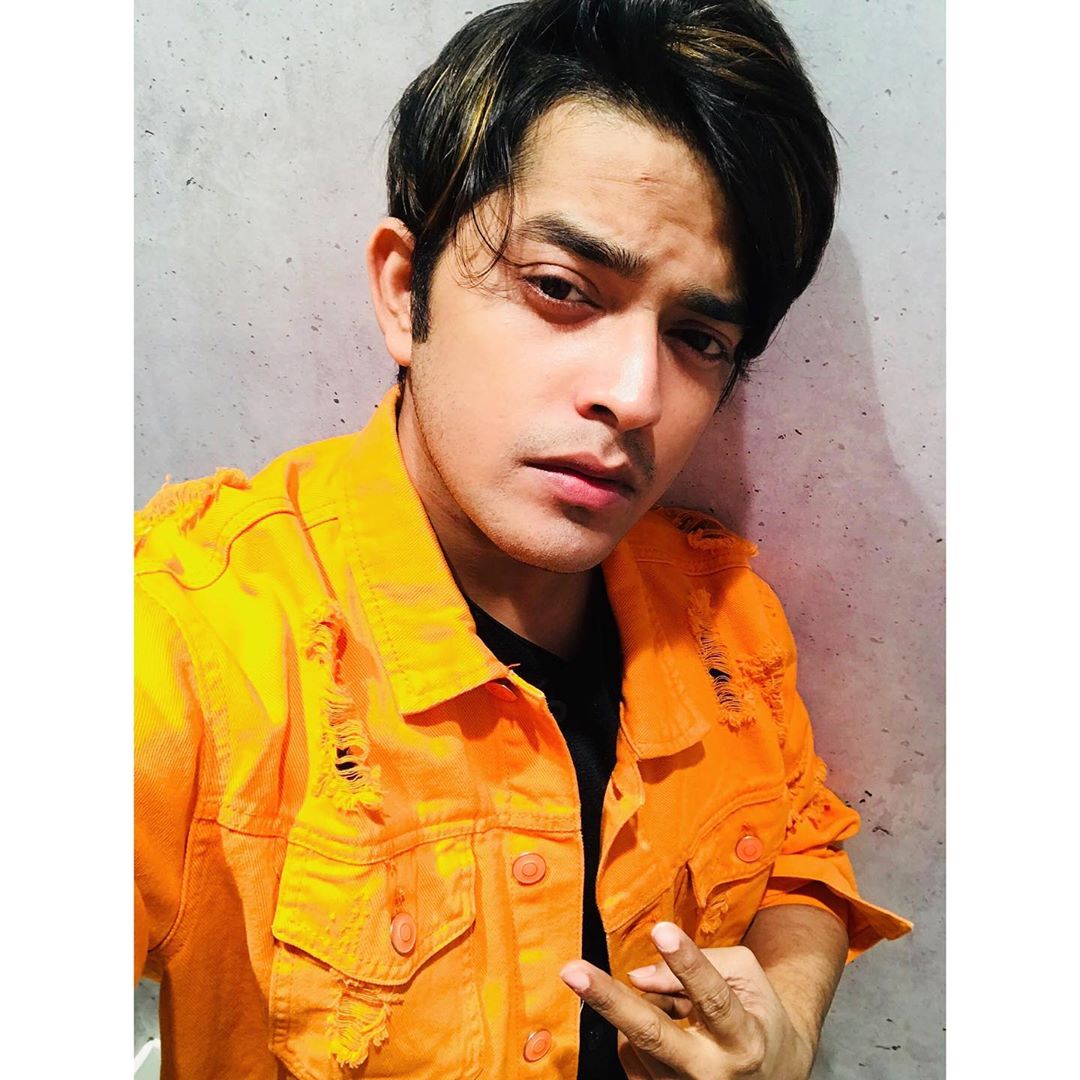 withlovesayak's tweet photo. #hey #uall #happywala #evening #❤❤❤❤ but I don’t look like happy 🤣 https://t.co/u30nexWnWc
