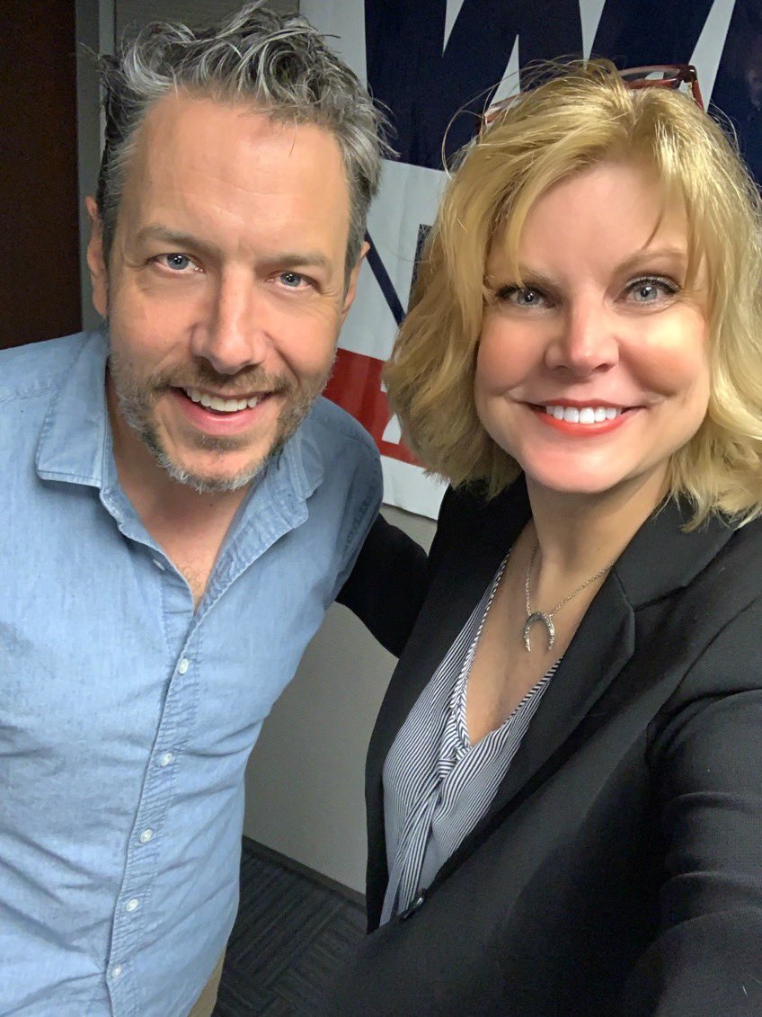 Lisa_Fielding's tweet photo. The end is near for @CBS @bigbangtheory ! @JohnRossBowie who plays Barry Kripke is in town to talk about the show &amp; his new play #FourChordsAndaGun opening at the #BroadwayPlayhouse this weekend! Stories coming up @WBBMNewsradio @broadwaychicago https://t.co/5zdRhmPhpp