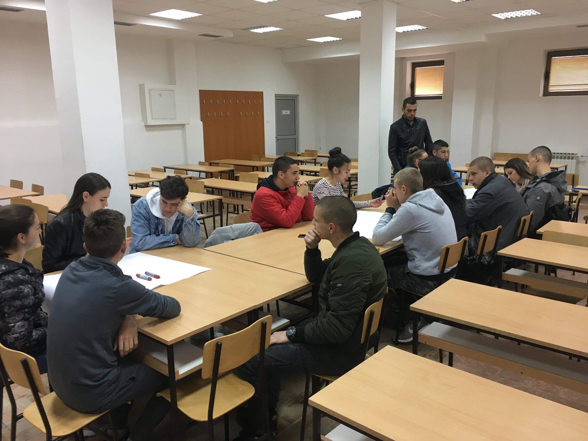 OKCBanjaLuka's tweet photo. Vrijedni i pametni sokolački srednjoškolci su danas imali edukaciju u sklopu projekta @DijalogBiH https://t.co/dmLkTnNj1c