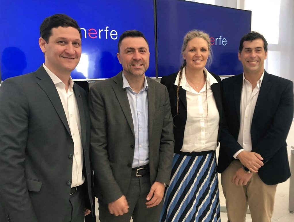 SantaFeGlobal's tweet photo. 📍#Hoy en la apertura de sobres para la inversión en energías renovables!
➡️Un trabajo conjunto por más energías limpias en #SantaFe
#OrgulloSantafesino
#Generfe https://t.co/MPSlFGIpg0