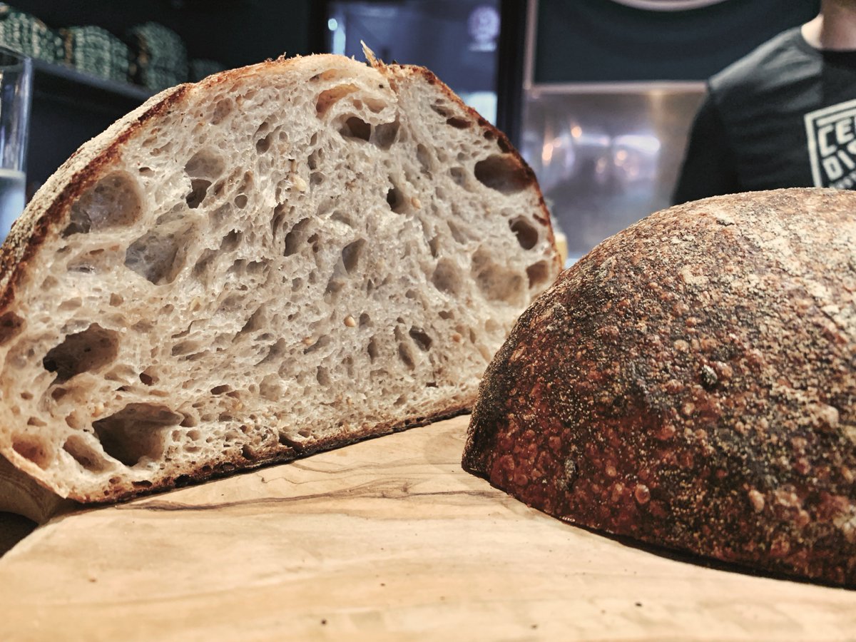 bakehat's tweet photo. This past week I baked this country white with flax seed and black pepper and the lightest rosemary focaccia I've ever done. As #bakehat gets going, options like these will be up for preorder. This month, it's straight Country White #sourdough
Preorder at https://t.co/GEEZHTAjUF https://t.co/qjDS7WZoZT