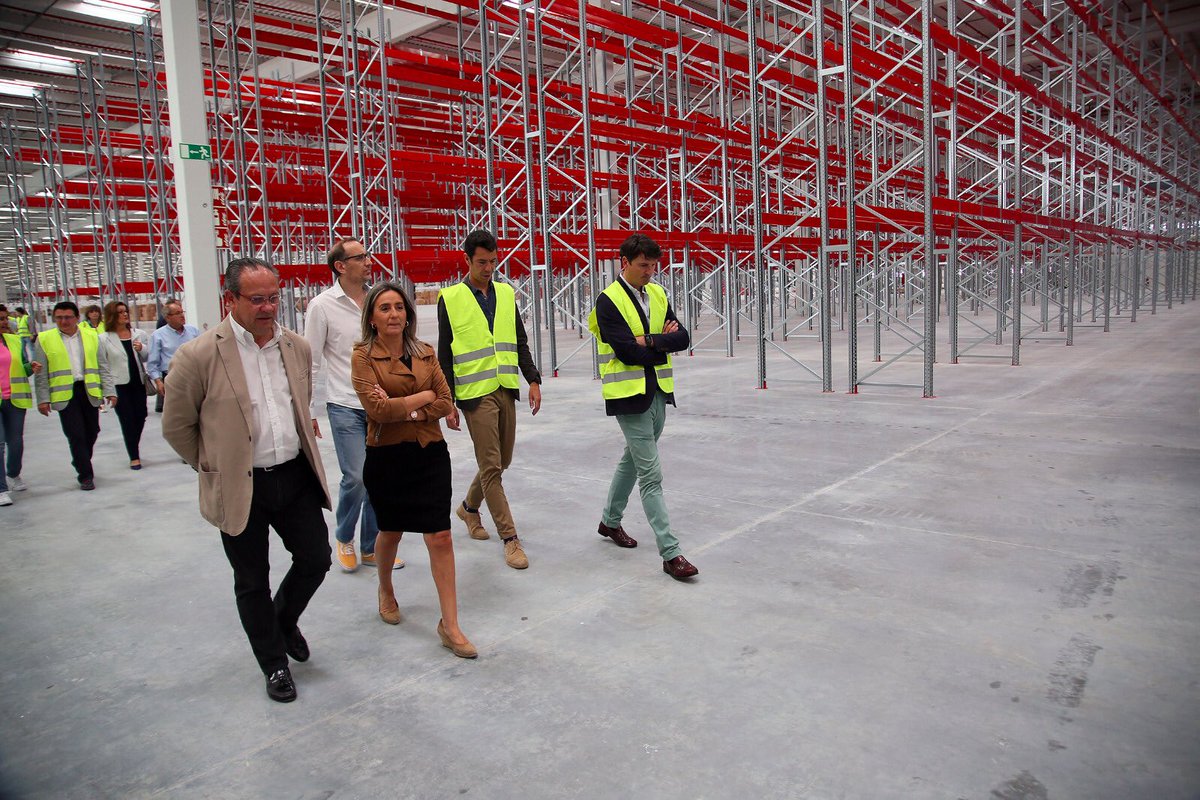 milagrostolon's tweet photo. El empleo y la atracción de empresas han sido vitales esta legislatura. Se han creado 7.500 empleos y hay 2.000 parados menos. Crecemos en empleo, empresas y pymes. Además, invertimos 3 millones € en el Polígono industrial y en los próximos años se crearán 2mil empleos más https://t.co/zfrSQDP5WV