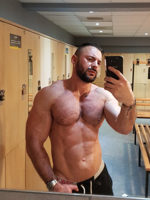 It grows ??
#muscle #fit? #bearded? #gaygym #bodybuilding? #bodybuilder? #body? #muscles? #muscleboys?