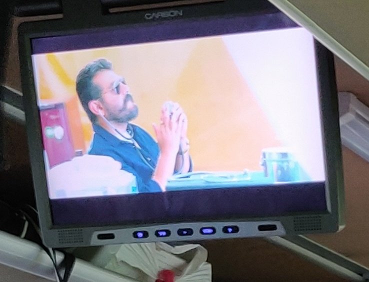 LMKMovieManiac's tweet photo. Chennai - Bangalore bus route entertainment - #Thala #Ajith's #Viswasam 😎 https://t.co/X4FfMqWk9K