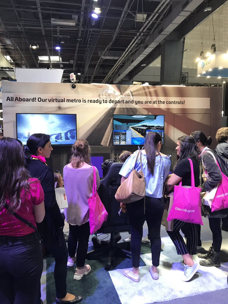 ThalesCareers's tweet photo. Toujours un plaisir d’accueillir les étudiantes avec @ellesbougent ! 🚺🤗
Thales recrute, alors n’hésitez pas à consulter nos offres sur https://t.co/fnTsgXqGer 📝 https://t.co/OU1fP7S38B