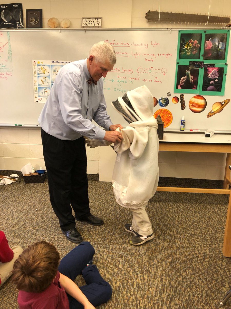 Ms. Briody's Class 1 science students had a special visitor last week… Mr. Byrd! Currently learning about honeybees, the boys enjoyed Mr. Byrd showing off his beekeeping equipment. They also enjoyed smelling the frames where the honey was extracted from. 🐝 🍯