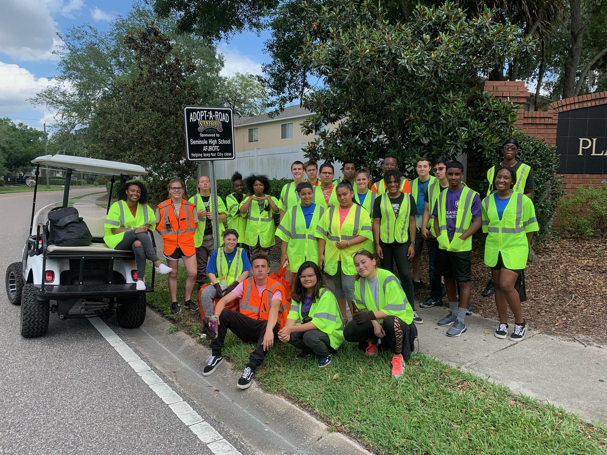 shsnoles's tweet photo. SHS AFROTC Cadets making a difference in their community. Our cadets have adopted Live Oak, which is a road that leads to the entrance of our 9th Grade Center and our athletic complexes. Great job! @SCPSInfo @SCPSCommInvolv https://t.co/j1qvWXkMpg