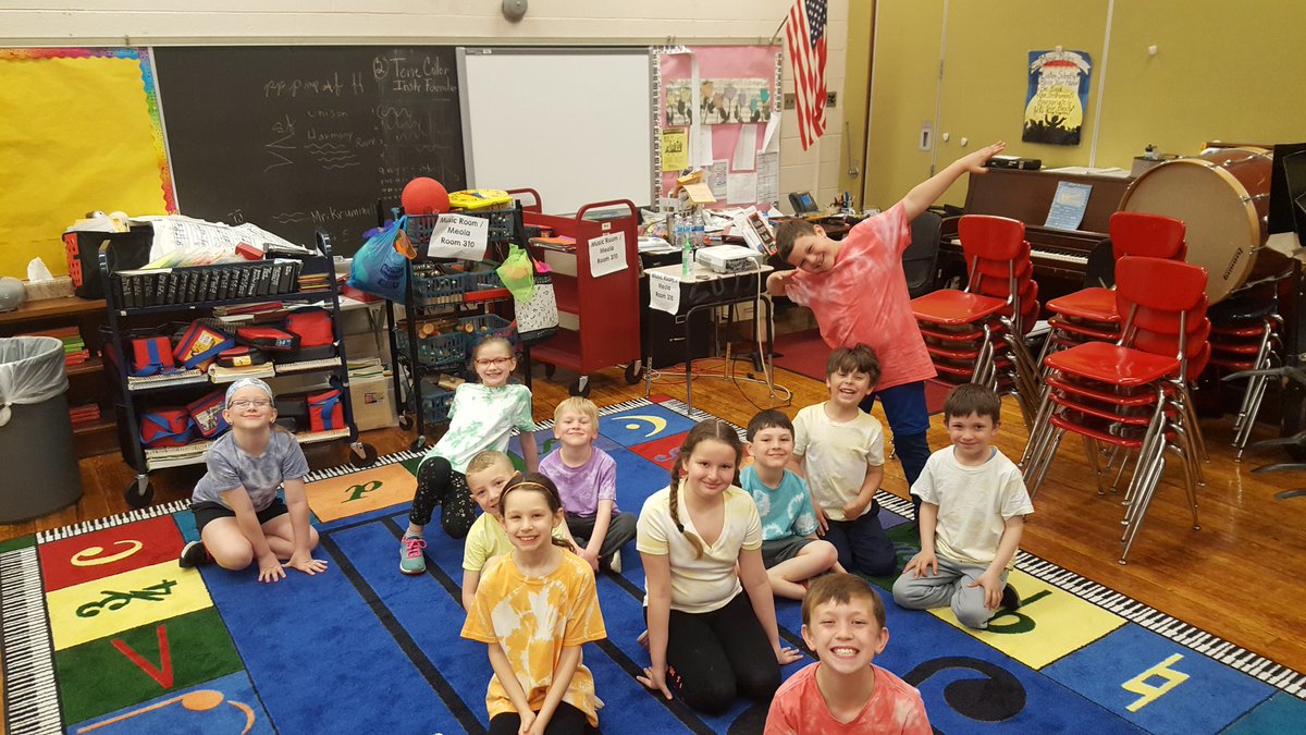 Its #FieldDay <a href="/LakeElemMOL/">Lake Elementary</a> and the weather looks perfect! have fun kiddos!!! #OnceAcard #LakeEsRocks <a href="/LakeElemWeCare/">LakeElemWeCare</a> <a href="/MentorWeCare/">MentorSchools WeCare</a>