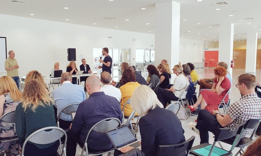 AInterreg's tweet photo. "By being there." @joachimmeerkerk' in reply to moderator @DrSDMillington 'How to boost Area Based Collaborative Entrepreneurship.' #ABCE @PlaceManagement @gareth_ipm @HvAUrban @carem_hva #ABCitiEs #Interreg https://t.co/NQ6v14rx7p