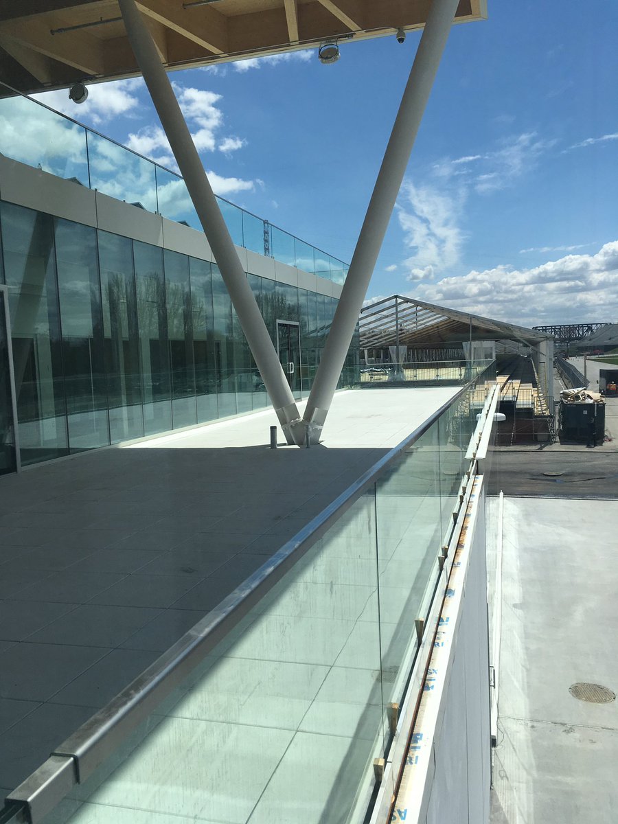 Dans quelques instants à <a href="/salutbonjour/">Salut Bonjour</a>, je vous offre un tour du "proprio" des nouvelles installations du Grand Prix du Canada, gracieuseté de François Dumontier.