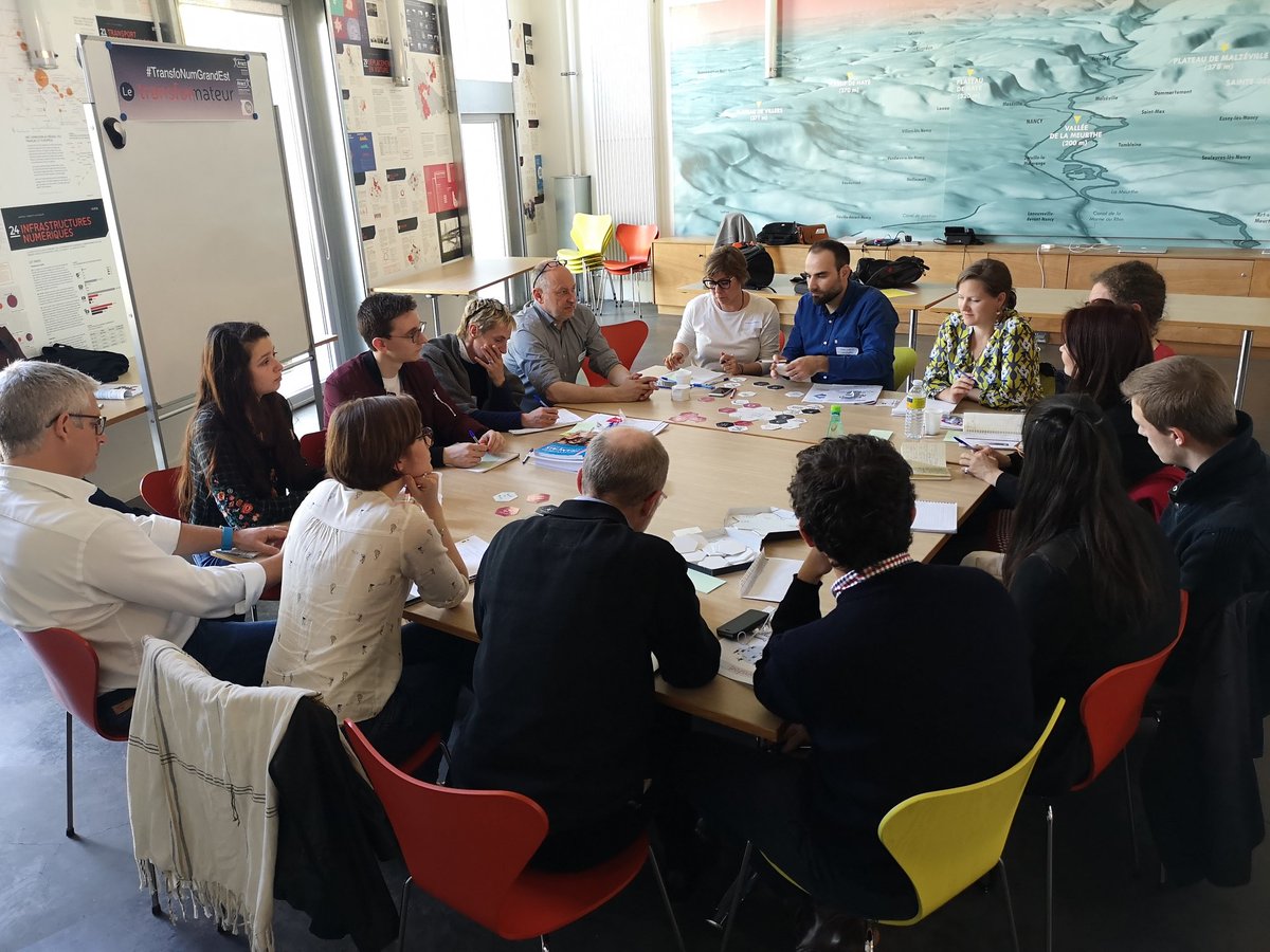 LeTransfoNum's tweet photo. #TransfoNumGrandEst >>> les candidats s'apprêtent à identifier leurs verrous, points de bloquage dans la mise en œuvre de leur projet grâce à l'#ADNtool. https://t.co/uYdP1MNudE