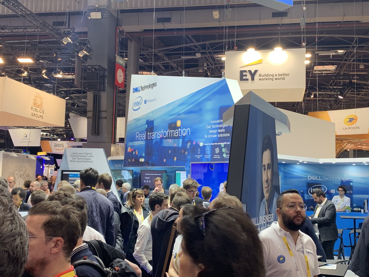 oledcomm's tweet photo. Oledcomm est à @VivaTech sur le stand de @Dell technologies - les PCs Dell sont connectés avec LiFiMAX d’@oledcomm
#VivaTech #lifi #LiFiMAX https://t.co/IUMfkodGnJ