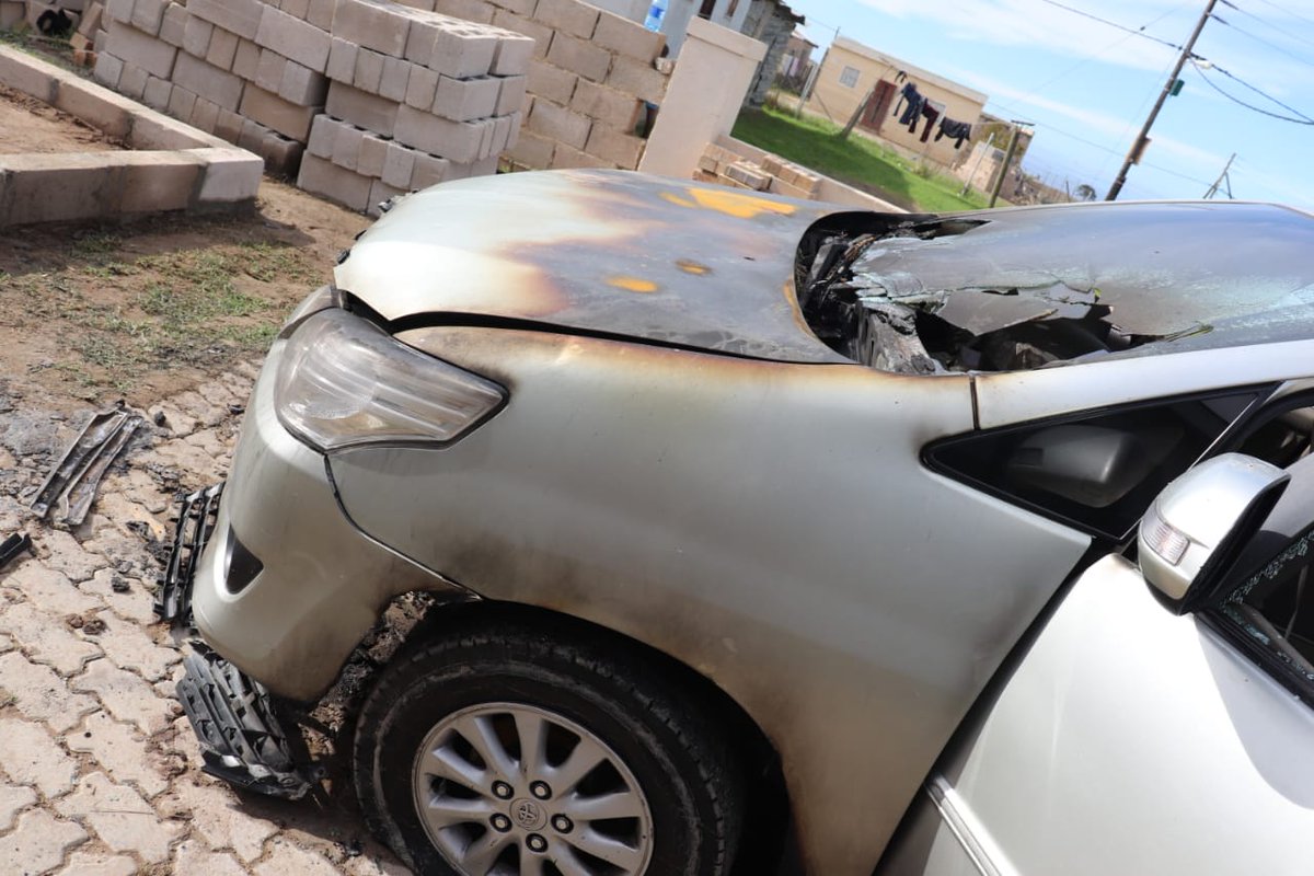 _ArriveAlive's tweet photo. Four vehicles damaged after traffic officials in the area embarked on special op targeting unroadworthy taxis
https://t.co/EuJfC19z2v #ArriveAlive #TrafficOfficials #UnroadworthyTaxis #MaliciousDamage https://t.co/XPBgl0PsCV
