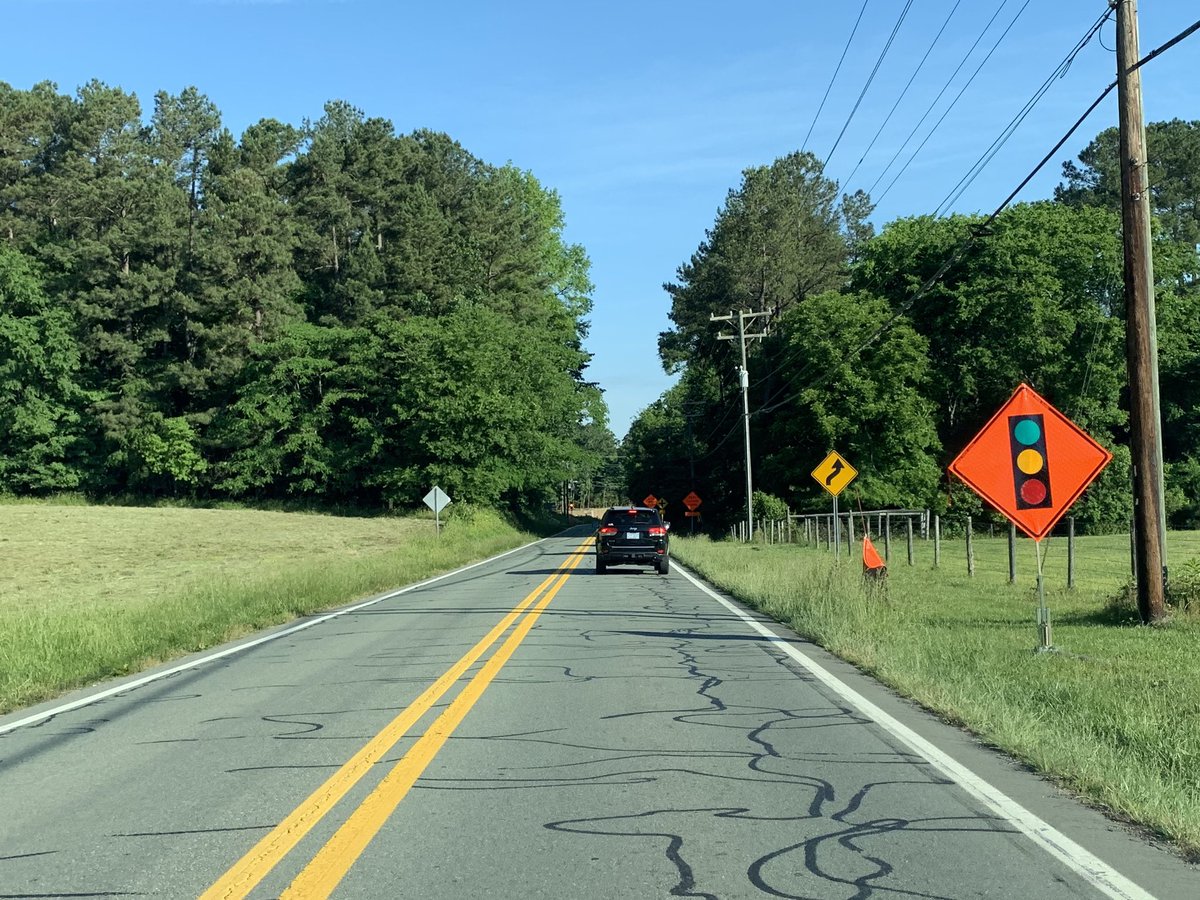 chapelhillgov's tweet photo. #CHTraffic ⚠️alert ⚠️: temporary 🚦are in place again today on #MtCarmelChurchRd at #BennettRd for @NCDOT’s construction of a roundabout. Expect delays between 9A &amp; 4P. @MoveUNC @UNC_Health_Care @chccs @CarolinaChamber @SouthernVillage @chpublib @CHParksRec @CarrboroTownGov https://t.co/LgtuiUSAlb