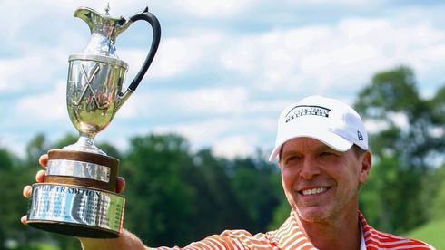Fame53590's tweet photo. Congrats to @amfam brand ambassador @SteveStricker for his first major championship at the @RegionsTrad!   https://t.co/H7QcUKC8rm https://t.co/A5yeYamRsk