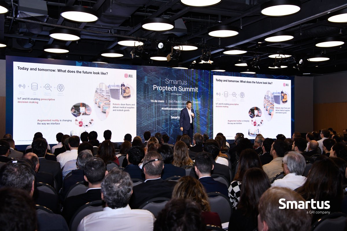 smartusbr's tweet image. A primeira palestra do encontro é de Mike Sandridge, diretor global da JLL. Mike fala sobre a transformação digital no mercado imobiliário. #SmartusProptechSummit #Proptech #SãoPaulo #SP #Smartus
