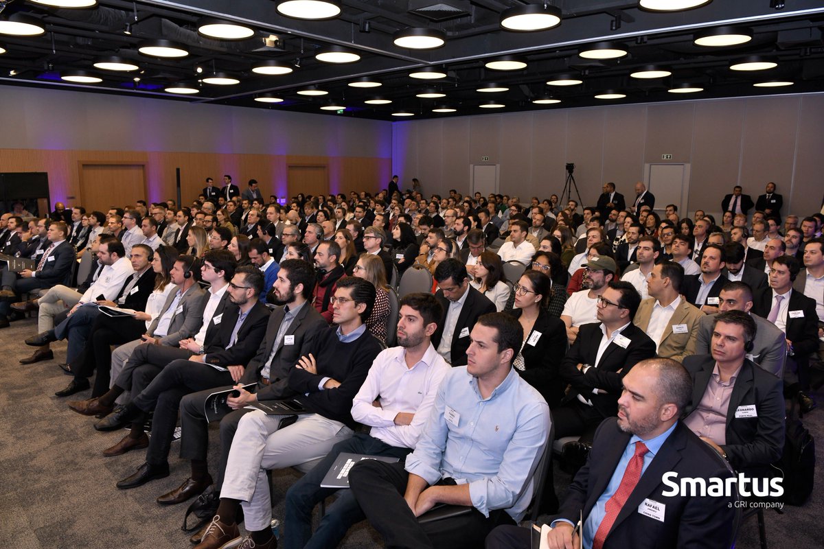 smartusbr's tweet image. A primeira palestra do encontro é de Mike Sandridge, diretor global da JLL. Mike fala sobre a transformação digital no mercado imobiliário. #SmartusProptechSummit #Proptech #SãoPaulo #SP #Smartus