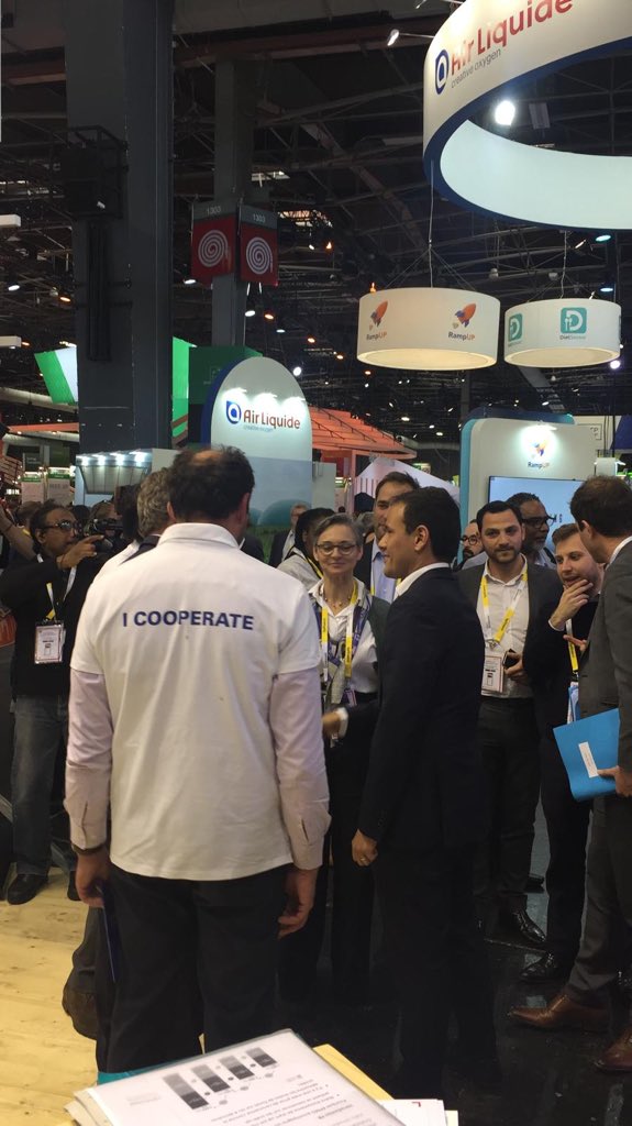 KPMG_France's tweet photo. [KPMG x @VivaTech] #VivaKPMG Nous avons eu le plaisir de recevoir sur notre stand @cedric_o, le Secrétaire d’État chargé du Numérique qui a pu échanger avec @GuillemotMarie de KPMG et les équipes mobilisées pour #VivaTech. https://t.co/DTbO45zlfd
