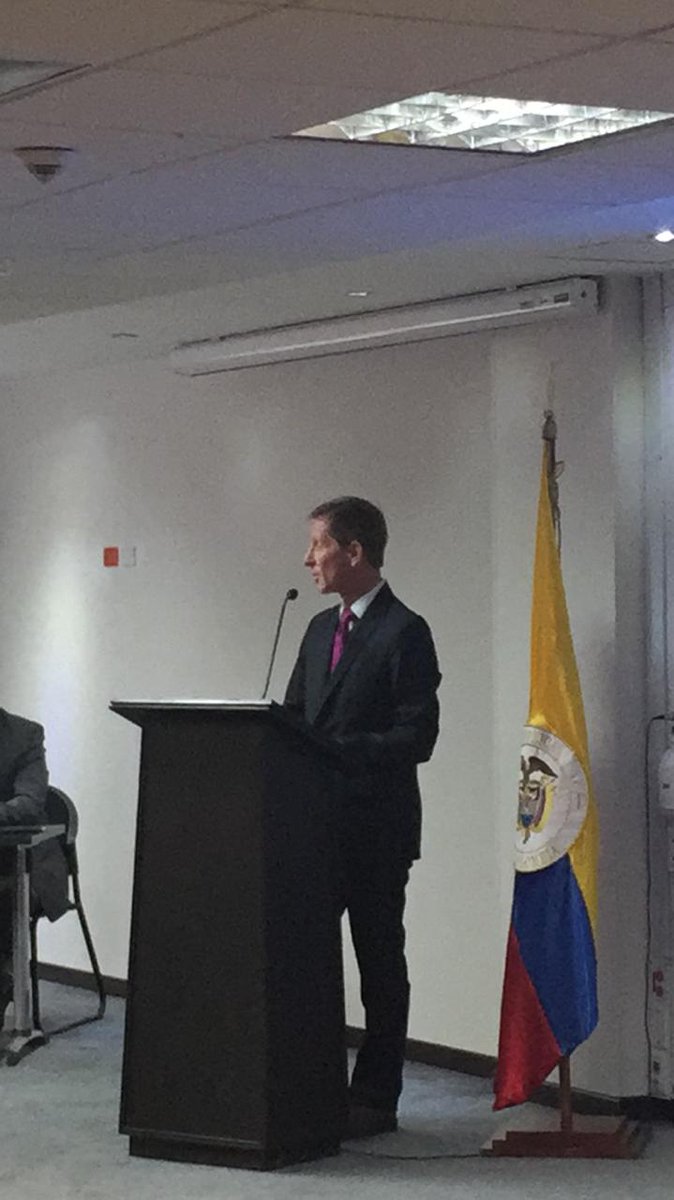 SaldarriagaConc's tweet photo. A esta hora estamos en el Socialización de la Política de Salud Mental en Bogotá @minsalduco Encuentra aquí todo lo relacionado con #SaludMental --> https://t.co/1XHiQ2bLBF #SaludElemental @MinjusticiaCo @infopresidencia https://t.co/WzJM9JFtUw