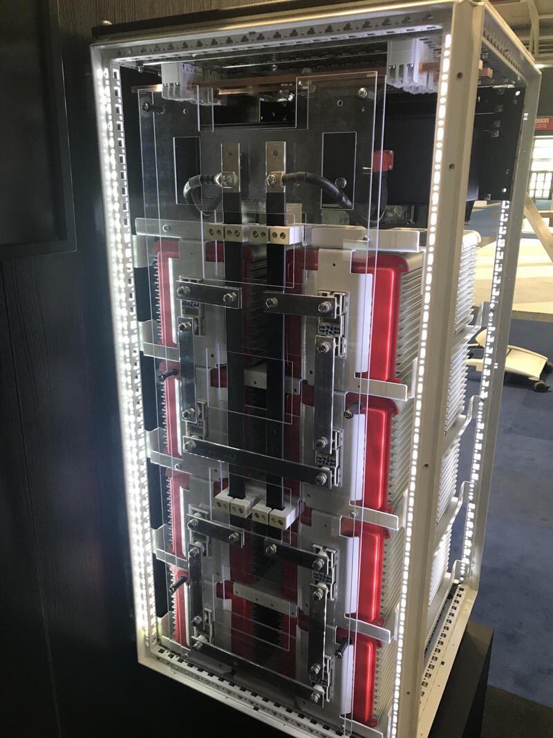 Rittal_ES's tweet image. Soluciones para el almacenamiento de energía en baterias.

Infraestructura modular y escalable para inversores de baterías.

Puedes ver las ventajas de #Rittal, módulos inversores de @ABB_Energia_DM y baterías de #Commeo en la feria @Intersolar en el pabellón B3.430.