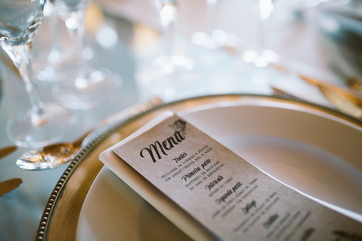 onbeapaper's tweet photo. Estacionário para casamento da D+A. Stationary for D+A's wedding #beapaper #rrustictheme #weddingstationary #estacionáriocasamento #temacasaisfamosos #marcadoresdemesa #tablemarkers #seatingplan #menus #listasmesas #famouscouplestheme #casamentorústico #temacinema https://t.co/9aZO3dS9iy