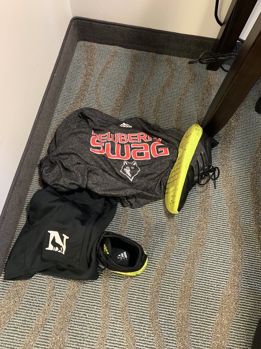 CoachTincher's tweet photo. Didnโt have time to take a selfie after PT this morning... had to do a quick change and then head to โchowโ and now off to a leadership talk. Canโt wait to learn from the experts! @USMarineCorps @newberry_wbb #usmcws https://t.co/1Lm9ll0DiT