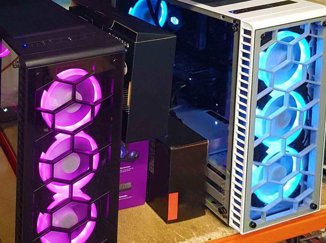 awdit's tweet image. Here's two different spec builds, each ordered from the same web page - we let you configure the build you want, the way you want it :)
Create your perfect PC today
buff.ly/2Htqvd6
#awdit #kolink #observatory #rgb #pcmasterrace