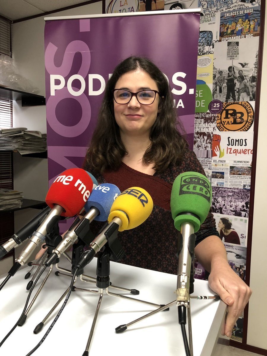 RadioRioja's tweet photo. Primera medida de Raquel Romero (@Podemos_LaRioja ): Volver a implantar las figuras del Defensor del Pueblo y del Defensor del Paciente para acercar las instituciones a la ciudadanía. #Juegodetronosalariojana https://t.co/8U8oqwZLql