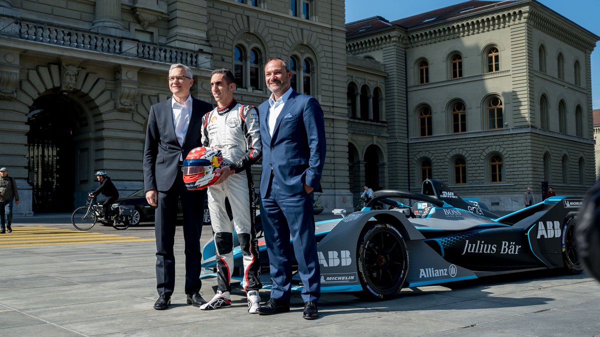 juliusbaer's tweet photo. Julius Baer #SwissEPrix 2019: Racing atmosphere in Bern today. Gian Rossi, Head Switzerland Julius Baer, Robert Itschner, CEO #ABB Switzerland and Swiss driver @Sebastien_Buemi offer a glimpse into the future of #emobility. #ABBFormulaE #Window2theFuture https://t.co/LOe9GHpH8Q