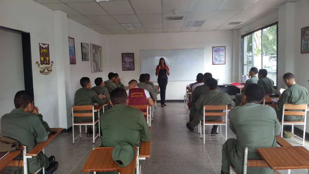 escpetro_electr's tweet photo. Moral y Luces: Hacia una Geopolitica Bolivariana. Conocimiento brindado por la Prof. Ana Morocoima a los participantes del XXIX Petróleo-Electricidad @LopezVargasR @cegnb @Karolymg @ALIDAOT https://t.co/2Q08feVXBG