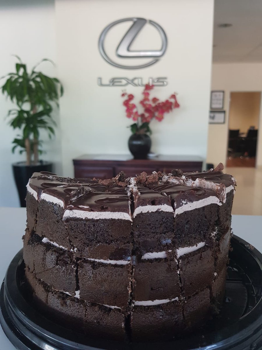 LexusGateway's tweet photo. A huge thank you to our valued customer Paulina Hawley for gifting us with this deliciously decadent delight! A token of her appreciation towards the CMH Lexus Gateway Team for courteous and incredible service. 
Thank you Paulina Hawley!!!
#LexusGateway #CMHGroup https://t.co/YmXhobmzTc