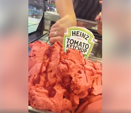 Stoppoloss's tweet photo. Nån som testat Amrish senaste smak? 🍅
#Amrishgate https://t.co/s53QAOXLml