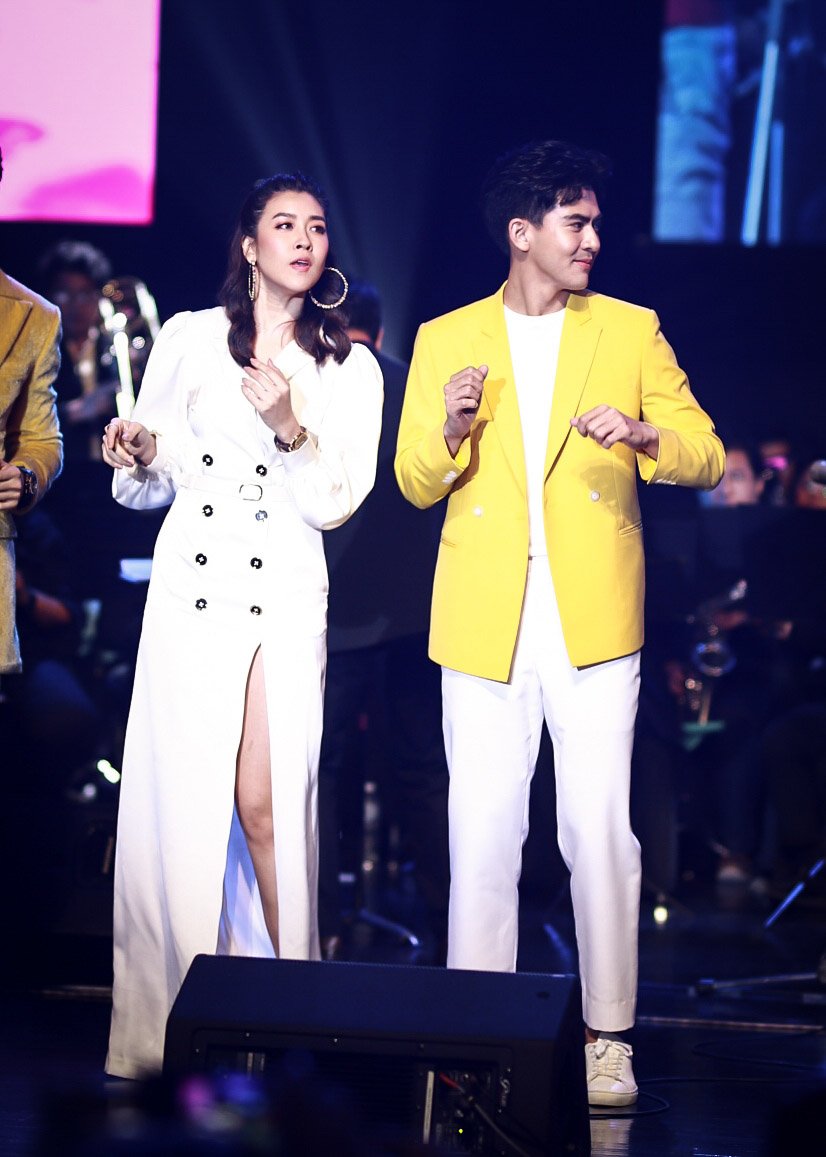 toeycheer12's tweet photo. เป็นคู่ที่ไม่ต้องอะไรมาก แค่ยืนข้างๆกันก็พอแล้ว #เต้ยเชียร์timelessconcert #เต้ยเชียร์ https://t.co/2JMSuVjJ4a