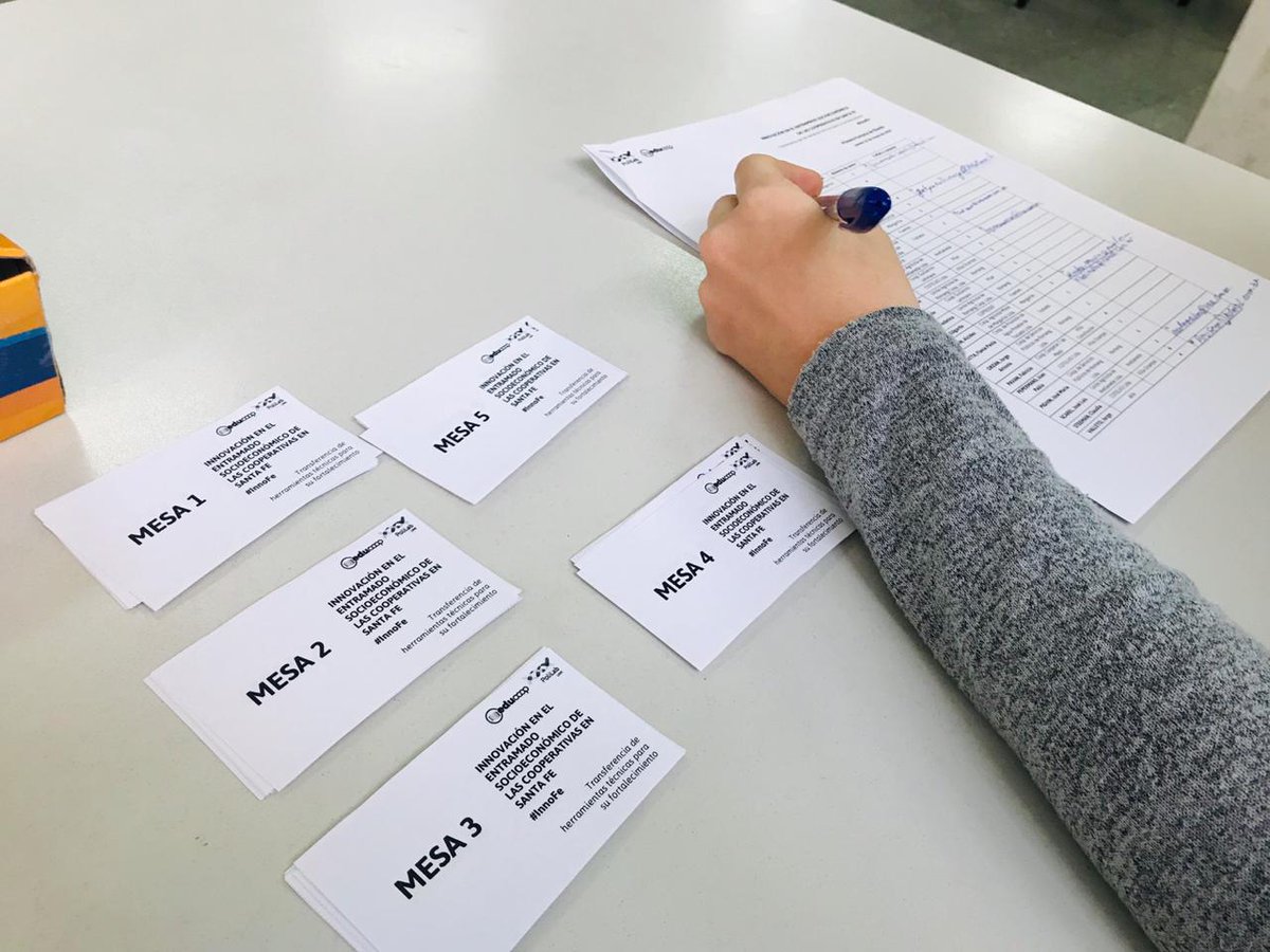 polilabunr's tweet photo. En minutos... comenzamos la primera #Factoría de Diseño de nuestro proyecto de @VinculacionUNR #InnoFe, junto a #Edcuoop y cooperativas de toda la provincia 💪 #InnovaciónPública https://t.co/5iFM1pOEHn