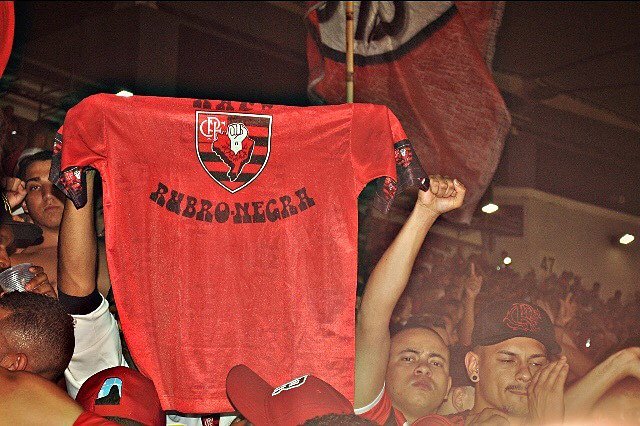 OrganizadasF's tweet photo. " O VERMELHO DA CAMISA,  JAMAIS DESBOTARÁ " 

RAÇA RUBRO-NEGRA O PULMÃO DA ARQUIBANCADA. ✊🔴🔴

O MAIOR MOVIMENTO DE TORCIDAS DO BRASIL . https://t.co/CB7CyqVCiL