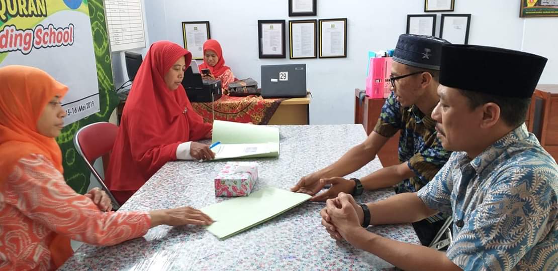 Giat di bulan ramadhan bersama keluarga LP. Ma'arif Kota Mojokerto
.
#cakfalut  #achmadrusyadmanfaluti #giatramadhan 
<a href="/Ach_Falut/">A. Rusyad Manfaluti</a>