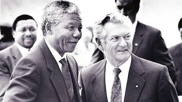AuHCSouthAfrica's tweet photo. Vale Bob Hawke, #Australia’s 23rd Prime Minister, who passed away at the age of 89. Hawke led a full and extraordinary life and will be remembered, among many other things, for his trenchant opposition to racism and his role in the global anti-apartheid movement #RIPHawke https://t.co/zCUWQURmoQ